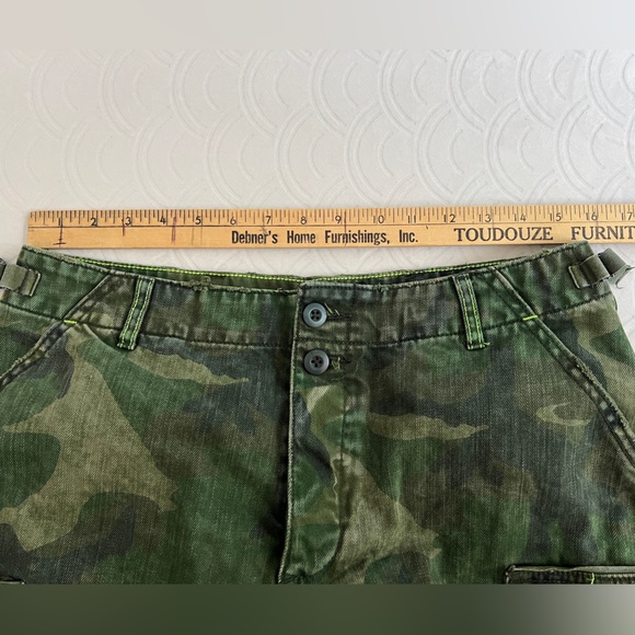 Free People Size 10 Camo Cutoff Fringe High Rise Cheeky Booty Streetwear Shorts - Picture 11 of 13